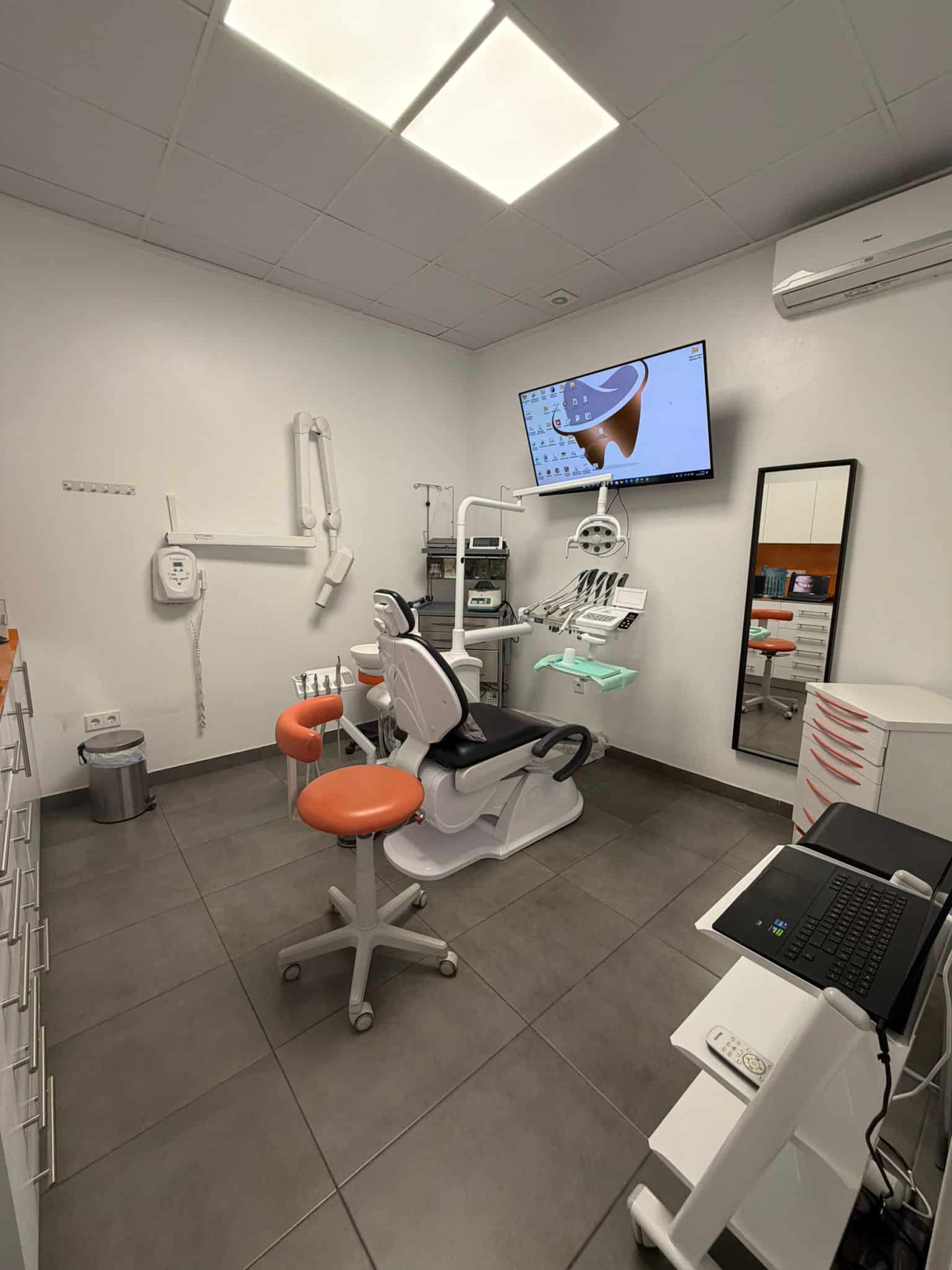 Sala de tratamiento dental en Clinic Art Alboraya